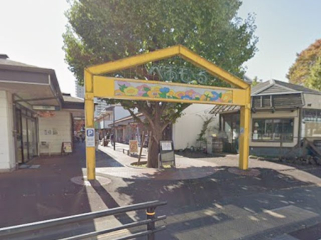 ���ӊ� �V���b�s���O�Z���^�[ 240m �؂����[��