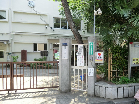 ���ӊ� ���w�Z 300m �V�h�旧������ꏬ�w�Z