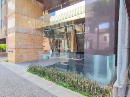 �G���g�����X -