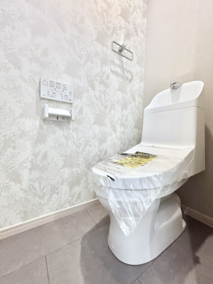 �g�C�� �g�C����1�K��2�K���ꂼ��ɔz�u����Ă��ĂƂĂ��֗��ł��B 