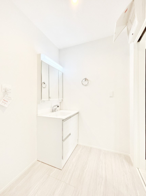 ���̑� �L�b�`���w�ʂɐ��ʎ���z�u�����Ǝ����N�����͖Z�������ƒ�Ɋ������ł��ˁI