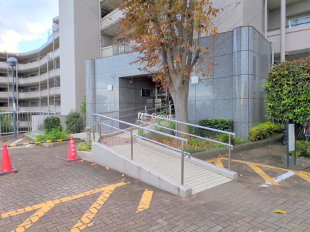 �G���g�����X -