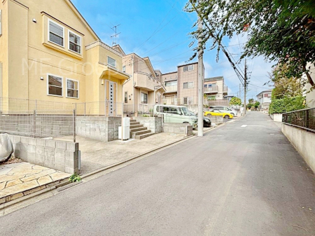 ���n�O�ώʐ^ ���ʂ��̗ǂ��ƂƂ��ɁA�X���݂ɊJ������^���Ă���܂��B 