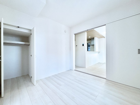 �Q�� ���r���O�ׂ̗ɂ���m���B�����J�����čL�����p���邱�Ƃ��\�ł��B