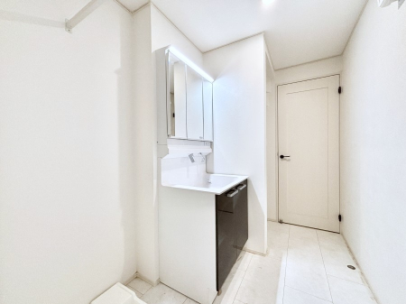 ���ʑ�E���ʏ� �������̂�����K��Ԃł��B�����̐g�x�x���C�����ǂ����g�������܂��B 