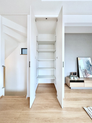 ���̑����� ���r���O���[�B�����Ɏ��[������ƕ����W�܂�LDK���X�b�L���Еt�������ł��ˁB  