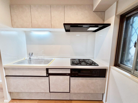 �L�b�`�� �������������I�ɁA�y�����I�V�X�e���L�b�`��