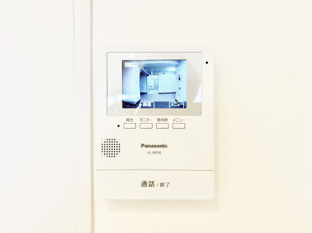 ���̑����� TV���j�^�[�t�C���^�[�t�H�����t���Ă��ăZ�L�����e�B�[��  