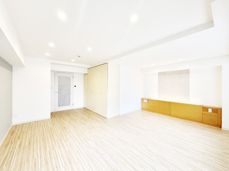 ���ӊ� �R���r�j 130m �t�@�~���[�}�[�g �V�h�˒ˌx�@���O�X