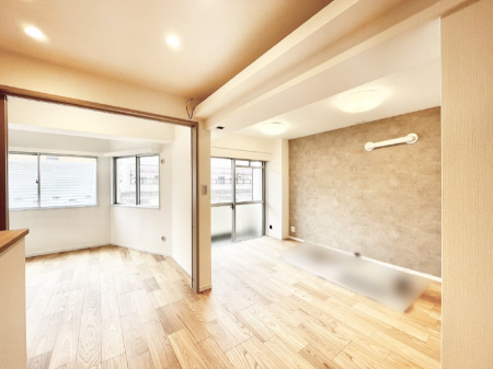 ���̑����� �אڂ̗m�����J������΂���ɍL�X��Ԃ�  