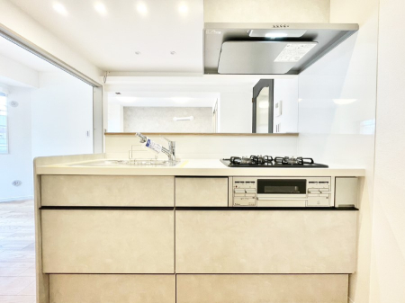 �L�b�`�� �������������I�ɁA�y�����I�V�X�e���L�b�`��