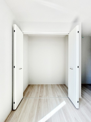 ���[ �m���̃N���[�[�b�g�B���s��������̂Ō���̈ߗނ�����������܂�܂��B�@