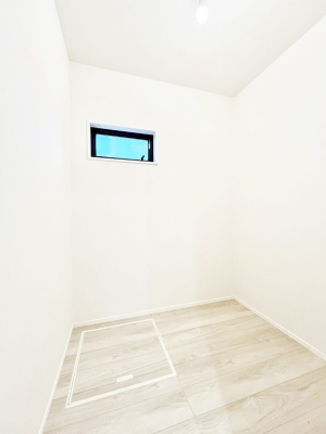 ���̑� 1�K�z�[���ɑ�^���[��݂��܂���