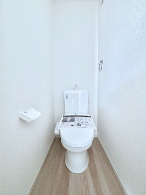 �g�C�� �g�C����1�K��2�K���ꂼ��ɔz�u����Ă��ĂƂĂ��֗��ł��B 