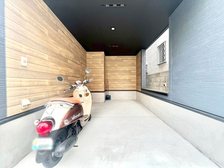  �����Ɍ������Ȃ����ԃX�y�[�X�B