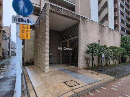 �G���g�����X -