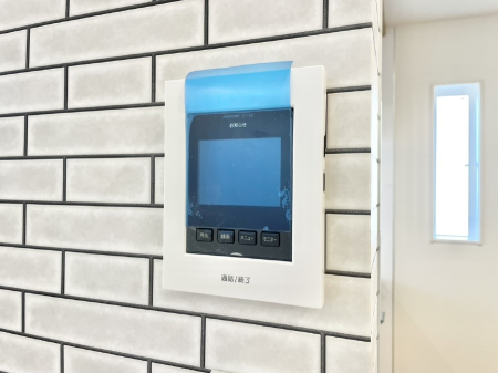 ���̑����� TV���j�^�[�t�C���^�[�t�H�����t���Ă��ăZ�L�����e�B�[��