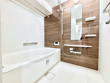 ���� ����̔�������Ă���閾�邢�������̂���o�X���[��  