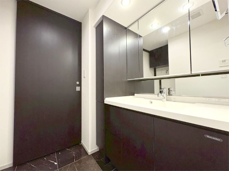 ���ʑ�E���ʏ� ������������ʉ��ώ��Œ��̐g�x�x�����K  