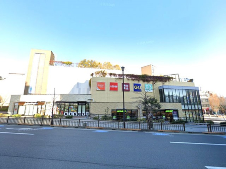 ���ӊ� �V���b�s���O�Z���^�[ 1400m �C�I�����[���������̐X