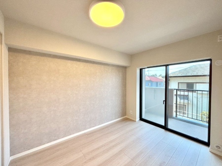 ���̑����� �o���R�j�[���J�������v���X���Ă����m��  