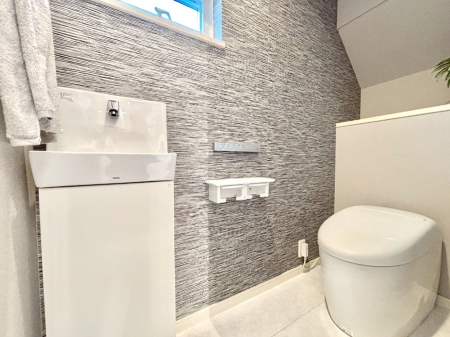 �g�C�� �g�C����1�K��2�K���ꂼ��ɔz�u����Ă��ĂƂĂ��֗��ł��B 