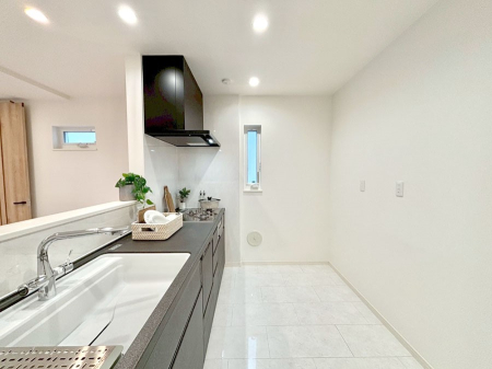 �L�b�`�� ��Ƃ肠��L�b�`���ł͂��Ƒ��Ɗy�������������ł��܂��B