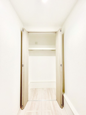 ���[ ��������ߗނ�ו��Ȃǂ̎��[�ɕ֗��ȃN���[�[�b�g�t���ł��B