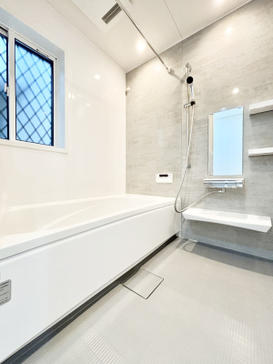 ���� ����̔�����₷��؂ȃo�X�^�C���B�������Ƃ����C���y����Ŕ����Ƃ肽���ł��ˁI  