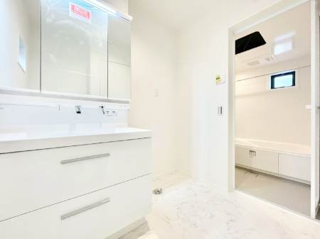 ���̑� �L�X�Ƃ�Ƃ�̂��郉���h���[�X�y�[�X�B  