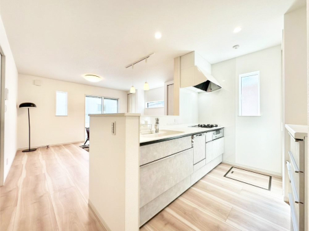 �L�b�`�� �J�E���^�[�z���ɂ��b�������Ȃ��疈���̂������������Ɗy����