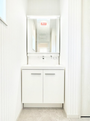 ���ʑ�E���ʏ� �X�^�C�����O�ɕ֗��ȎO�ʋ��A�~���[�L���r�l�b�g�ōׂ������X�b�L��