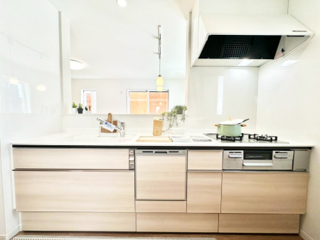 �L�b�`�� ���r���O�ŗV�Ԃ��q�l�������Ȃ��炨�������ł���ΖʃL�b�`��