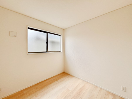 ���̑����� �i�`�������ȃt���[�����O�͂ǂ�ȃC���e���A�ɂ��}�b�`�B  �@