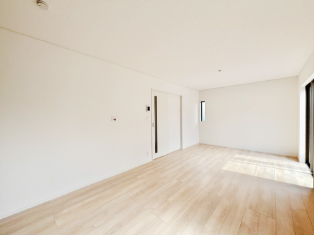 ���̑����� �Ƒ������R�ƏW�܂�e���̃X�y�[�X�ɂȂ肻��