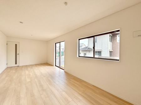 ���̑����� ���邢�z���������A�����̕��͋C�ɖ��������_�C�j���O�B   