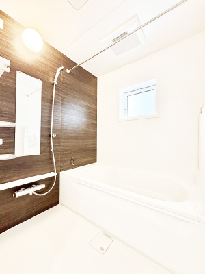 ���� ����̔�������Ă���閾�邢�������̂���o�X���[��