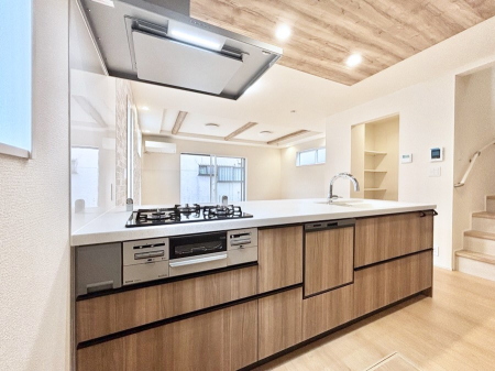 �L�b�`�� ���������Ȃ���ł����Ƒ��Ƃ̉�b���y���߂�ΖʃL�b�`��