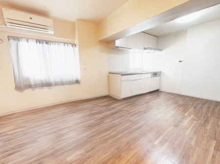 ���r���O ���R������荞�܂�A�Ƒ��c���̏ꏊ�𖾂邭���o�@��CG���H��