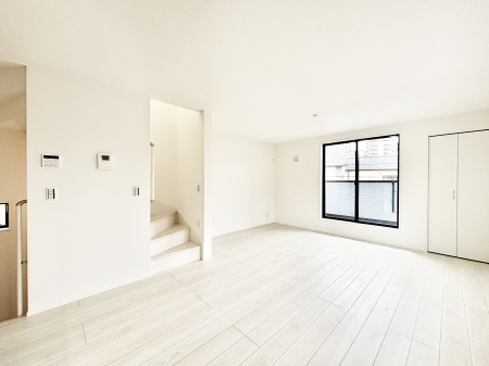 ���̑����� ���邢�z���������A�����̕��͋C�ɖ��������_�C�j���O�B   