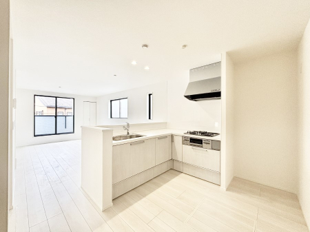 �L�b�`�� ���������Ȃ���ł����Ƒ��Ƃ̉�b���y���߂�ΖʃL�b�`��