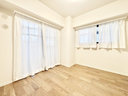 ���̑����� �o���R�j�[���J�������v���X���Ă����m��