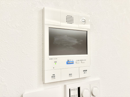 ���̑����� TV���j�^�[�t�C���^�[�t�H�����t���Ă��ăZ�L�����e�B�[��  