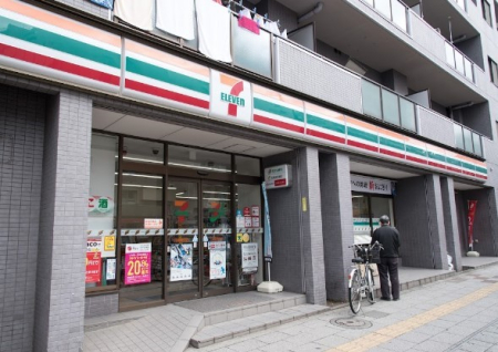 ���ӊ� �R���r�j 200m �Z�u��-�C���u�� ���F�쒬�X