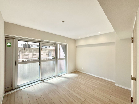 ���̑����� �o���R�j�[���J�������v���X���Ă����m��  