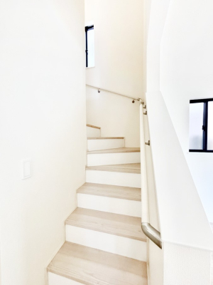 ���̑� �����Ȃ��q���܂₲�N�z�̕��Ɋ������z���I�K�i�ɂ͎萠�t���ł��B