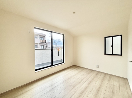 ���̑����� �o���R�j�[���J�������v���X���Ă����m��