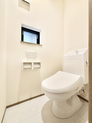 �g�C�� �g�C����1�K��2�K���ꂼ��ɔz�u����Ă��ĂƂĂ��֗��ł��B 