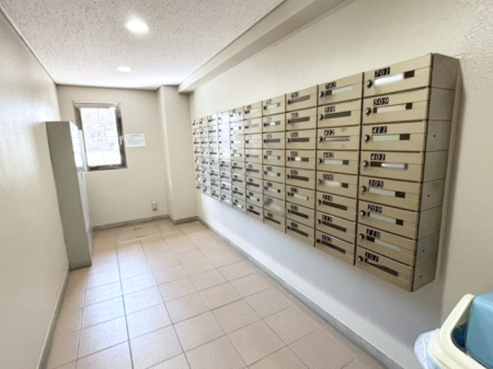 ���̑� �����̕�炵�ɕ֗��I�X�փ|�X�g�Ȃǂ̐ݔ����[�����Ă��܂��B