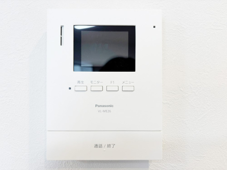 ���̑����� TV���j�^�[�t�C���^�[�t�H�����t���Ă��ăZ�L�����e�B�[��  